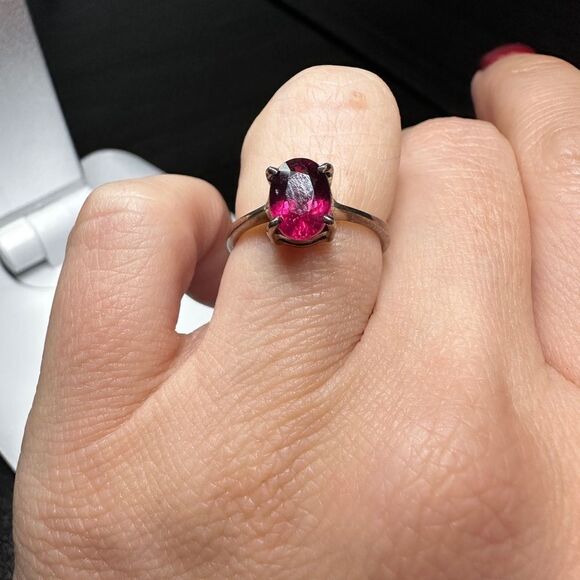 Genuine 1.5ct oval cut rhodalite garnet solitaire ring in sterling silver! - Picture 6 of 9